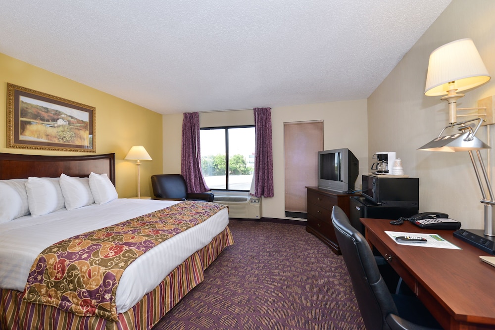 Lamplighter Inn & Suites South - photo 7