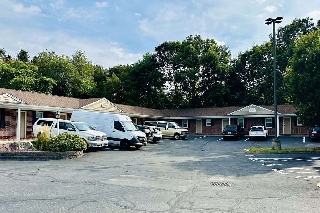 Comfort Inn & Suites Sturbridge Brimfield - photo 4
