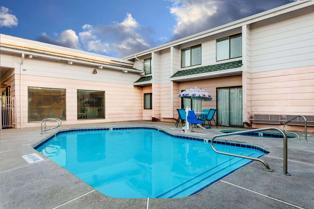 Days Inn & Suites by Wyndham Kanab - photo 3