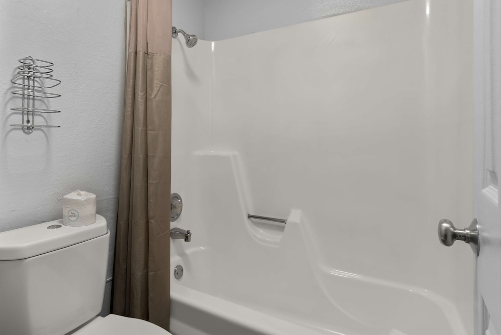 Americas Best Value Inn Bangor - photo 20