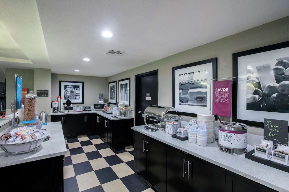 Hampton Inn & Suites Hermosa Beach - photo 54