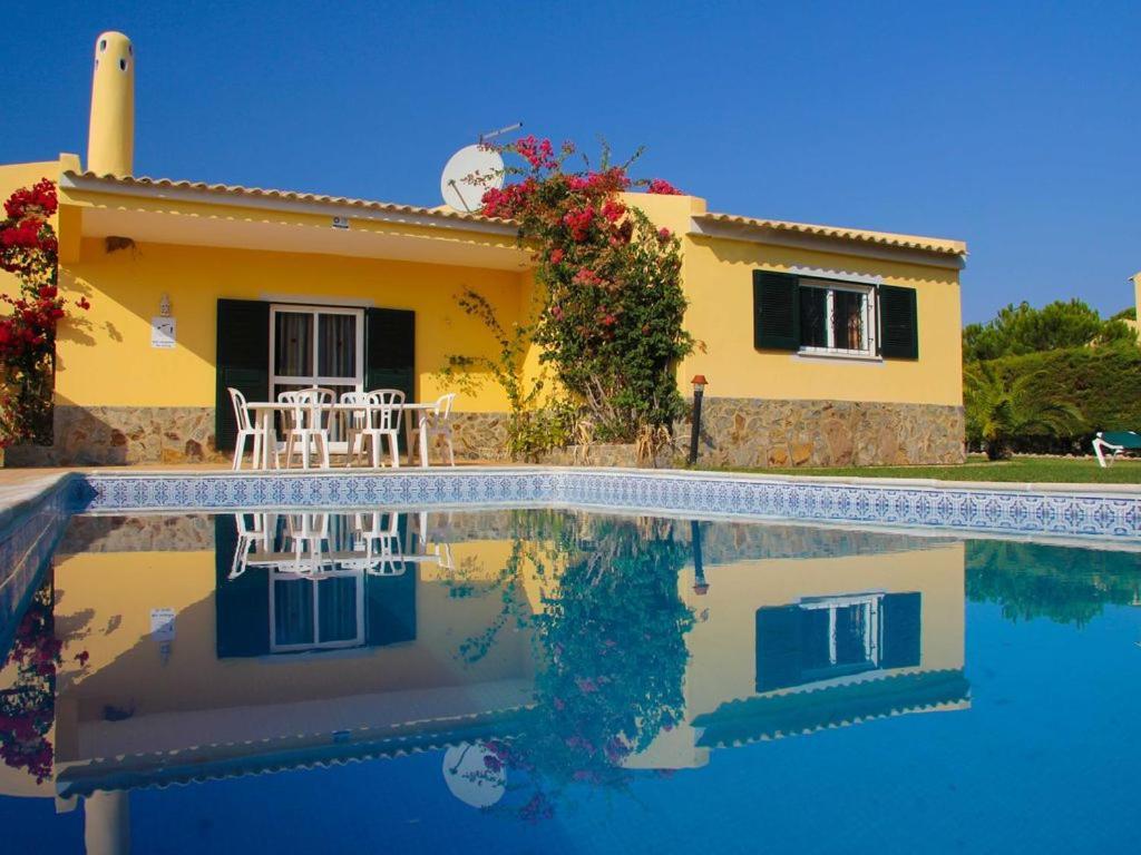 Vila Limao — 4-Star Luxury Hotel in Almancil, Portugal