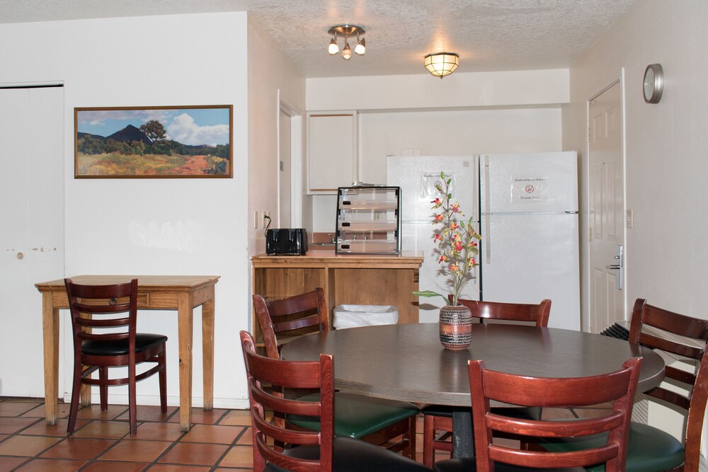 Santa Fe Suites - photo 18