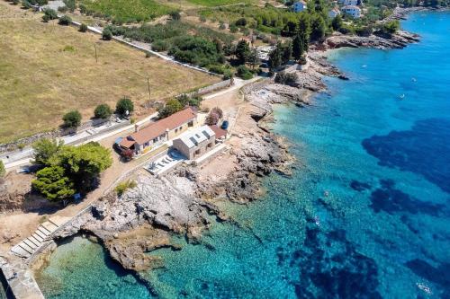 Bogić kuća — 4-Star Luxury Hotel in Jelsa, Croatia