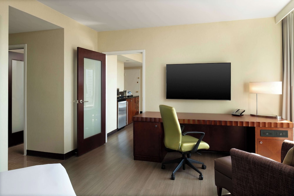 Hilton Charlotte Uptown - photo 21