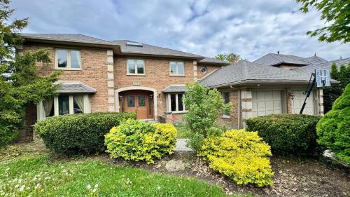 Massive Luxury Retreat with Gym Sauna Games and More in Mississauga, Canada