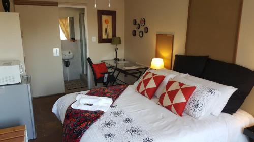 Fantasties Guesthouse — 4-Star Luxury Hotel in Centurion, South Africa