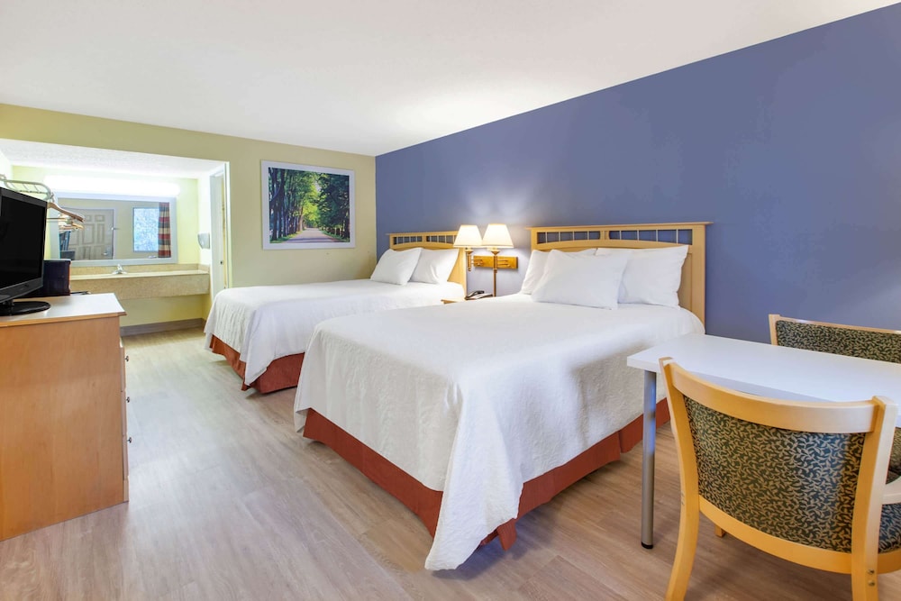 Days Inn by Wyndham Grantville Hershey North - photo 13