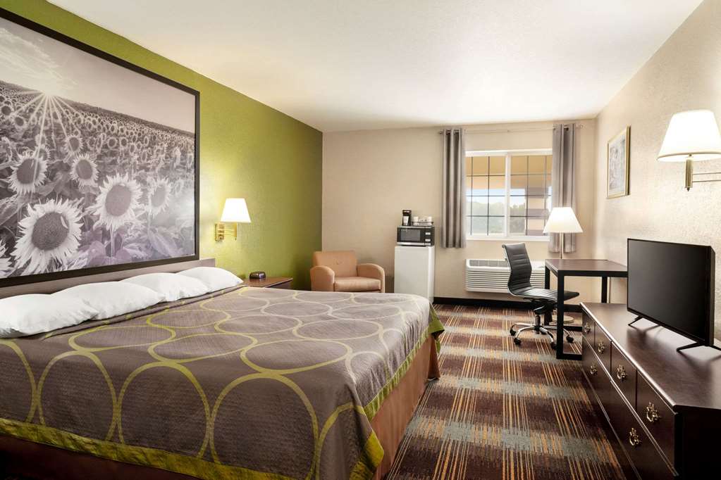 Super 8 by Wyndham Holton - photo 7