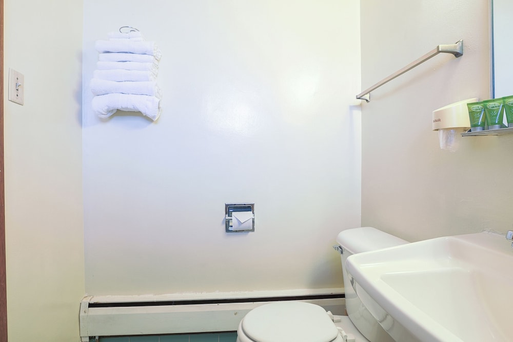 Love Hotels Silver Street by OYO at Hurley WI - photo 41