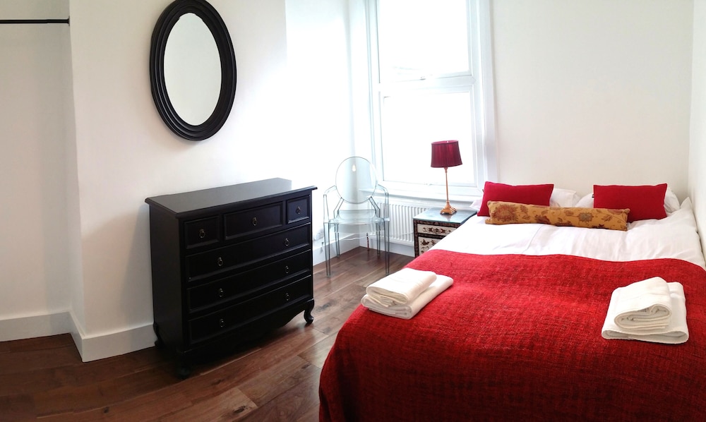 Victorian Terraced Apartments — 4-Star Luxury Hotel in London, United Kingdom