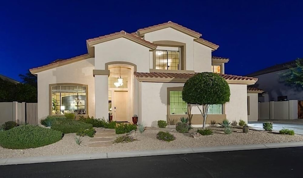 Dynamite By Signature Vacation Rentals — 4-Star Luxury Hotel in Cave Creek, United States