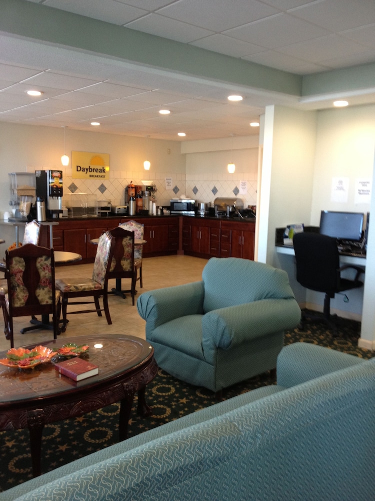 Days Inn by Wyndham Blytheville - photo 64