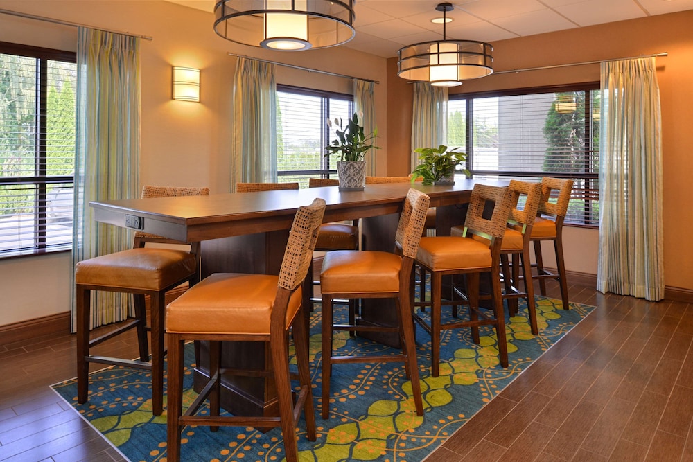 Hampton Inn Portland East - photo 3