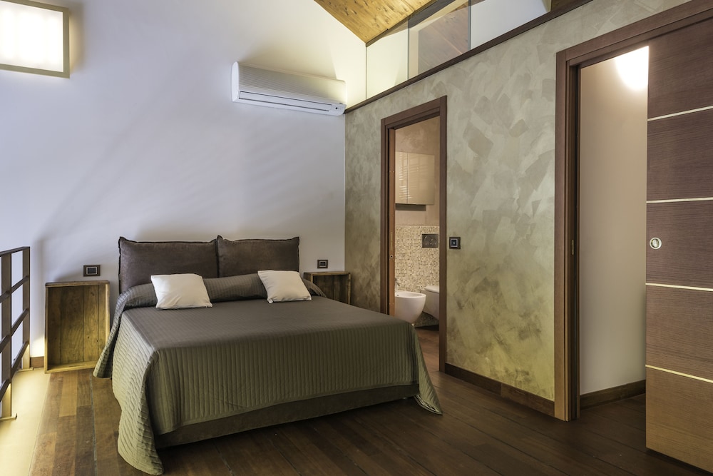 Navigli RentClass Corsaro — 4-Star Luxury Hotel in Milan, Italy