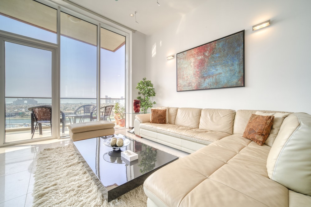 Tiara Residences Palm Jumeirah Dubai Mint Stay — 4-Star Luxury Hotel in Dubai, United Arab Emirates
