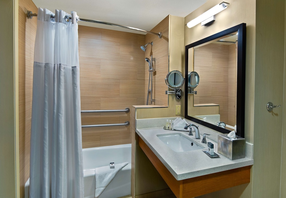 DoubleTree by Hilton San Pedro Port of Los Angeles - photo 29