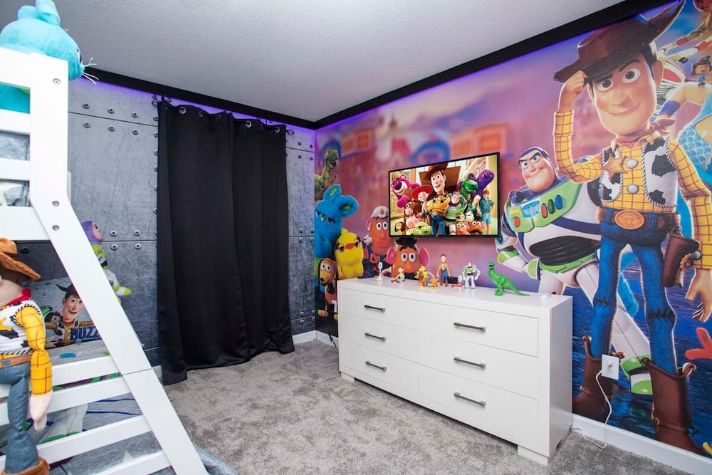 Ultimate Themed Luxury Game Room Theater Pool - photo 48