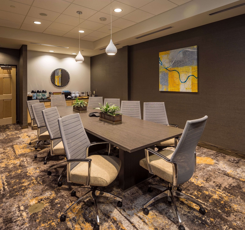 Hilton Garden Inn Pittsburgh Airport - photo 33