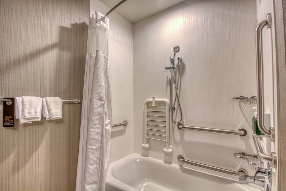 Courtyard by Marriott Fargo - photo 24