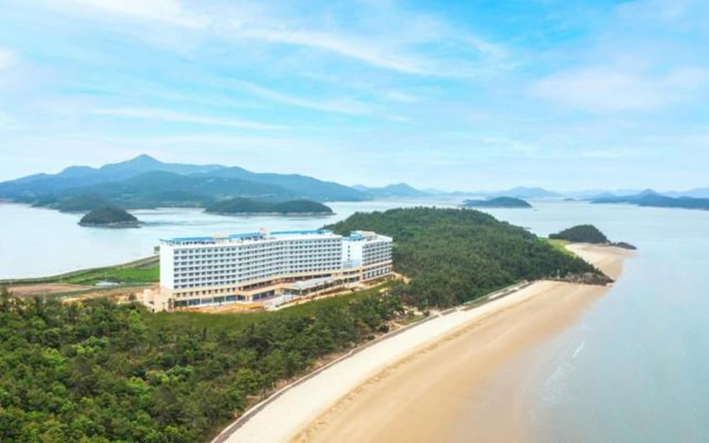C ONE Island Hotel & Resort Jaeundo in Sinan, South Korea