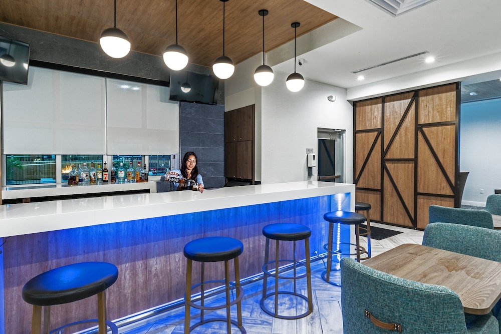 Staybridge Suites Portland by IHG - photo 32