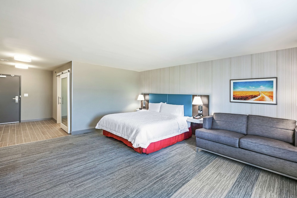 Hampton Inn Gardner Conference Center - photo 14