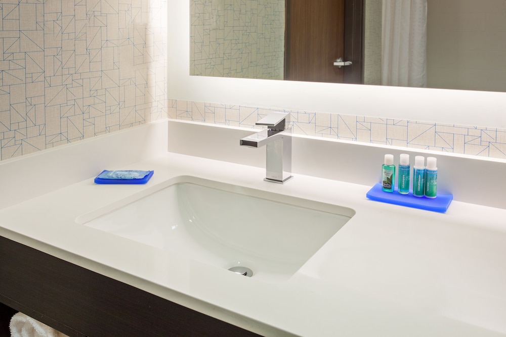 Holiday Inn Express Hotel & Suites Oakland Airport by IHG - photo 13
