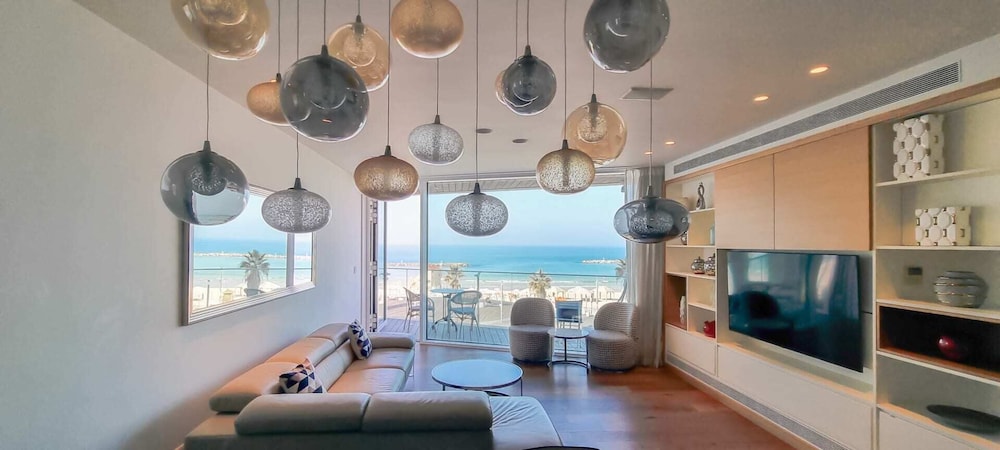 Hayarkon Emeraude — 4-Star Luxury Hotel in Tel Aviv, Israel
