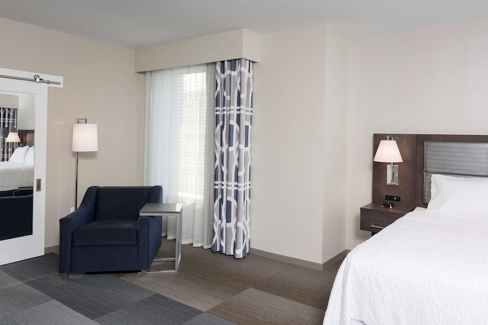 Hampton Inn & Suites Indianapolis Keystone - photo 14