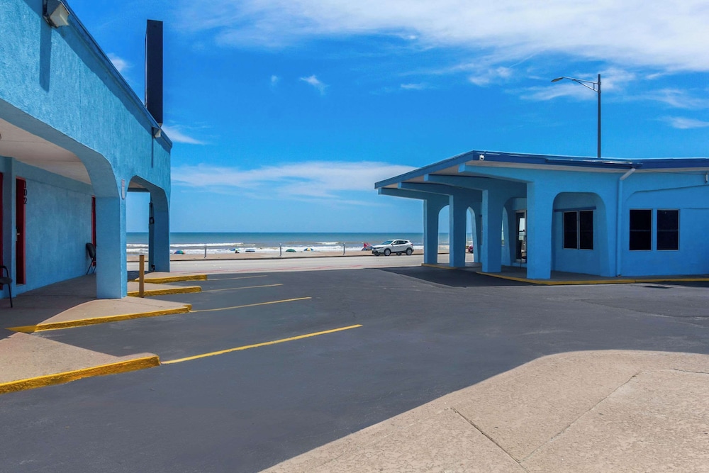Econo Lodge Galveston Seawall TX - photo 39