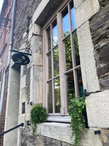 Le Huit - carbon neutral hotel in Fumay