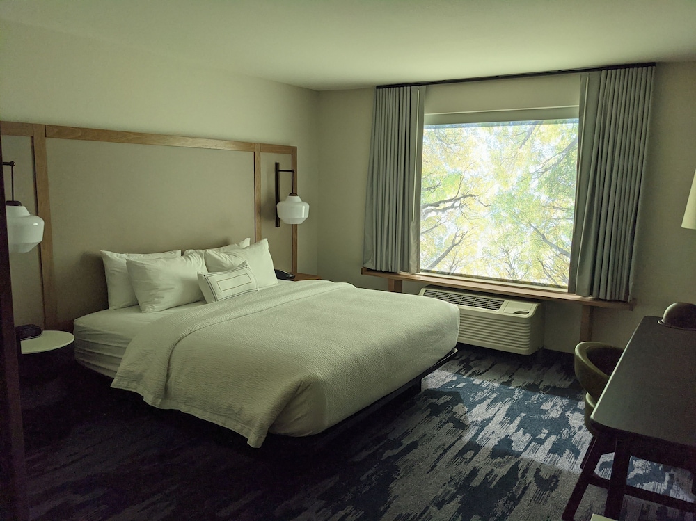 Fairfield Inn & Suites by Marriott Lincoln Crete - photo 3