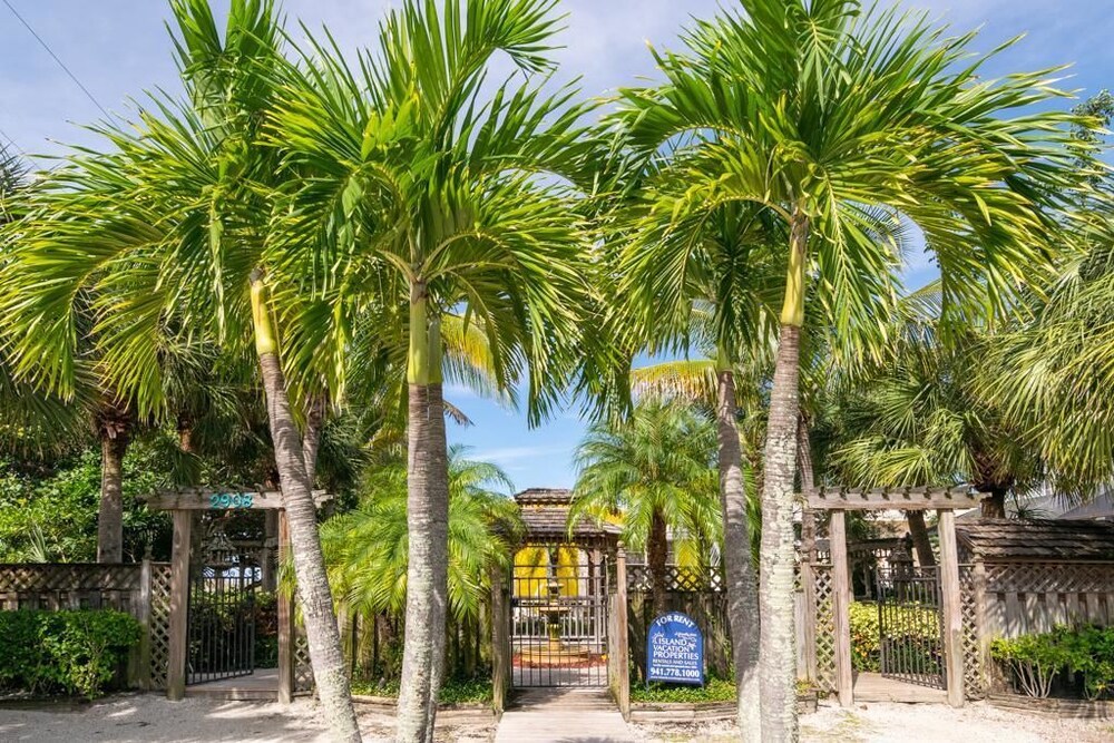 4 Beach Lovers Unit 1 in Holmes Beach, United States