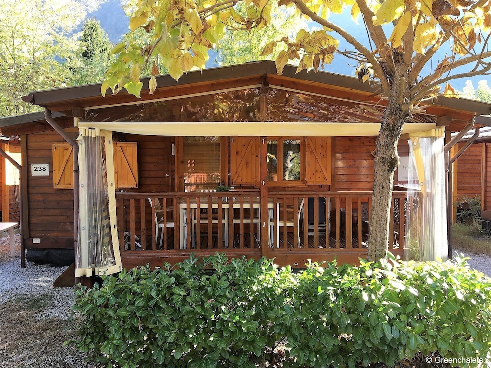 Greenchalets Lago di Lugano Porlezza — hotel in Porlezza