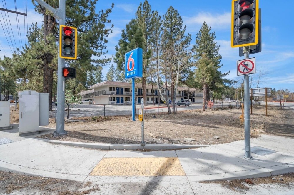 Motel 6 Big Bear Lake CA - photo 22