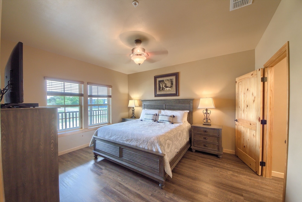 Old Mills Resort OM A14 3 Bedroom Condo by RedAwning - photo 5