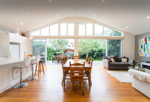 Beach House Close to Manly — 4-Star Luxury Hotel in Sydney, Australia