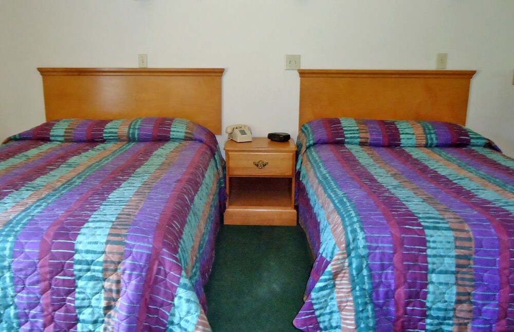 Adirondack Inn - photo 7