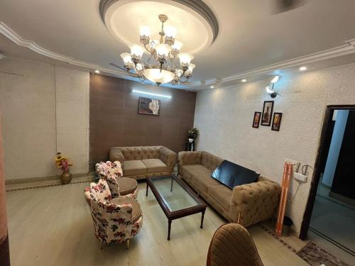 Fortune Home Service Apartment 3Bhk D 198 Saket — 5-Star Luxury Hotel in New Delhi, India