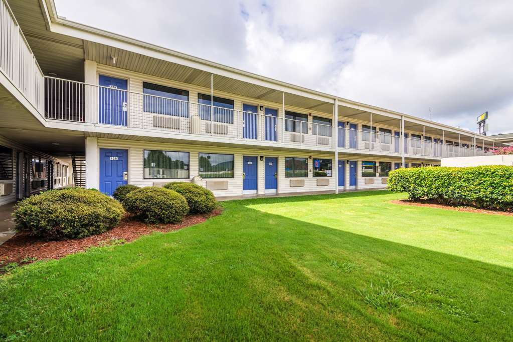 Motel 6 Anniston AL - photo 2