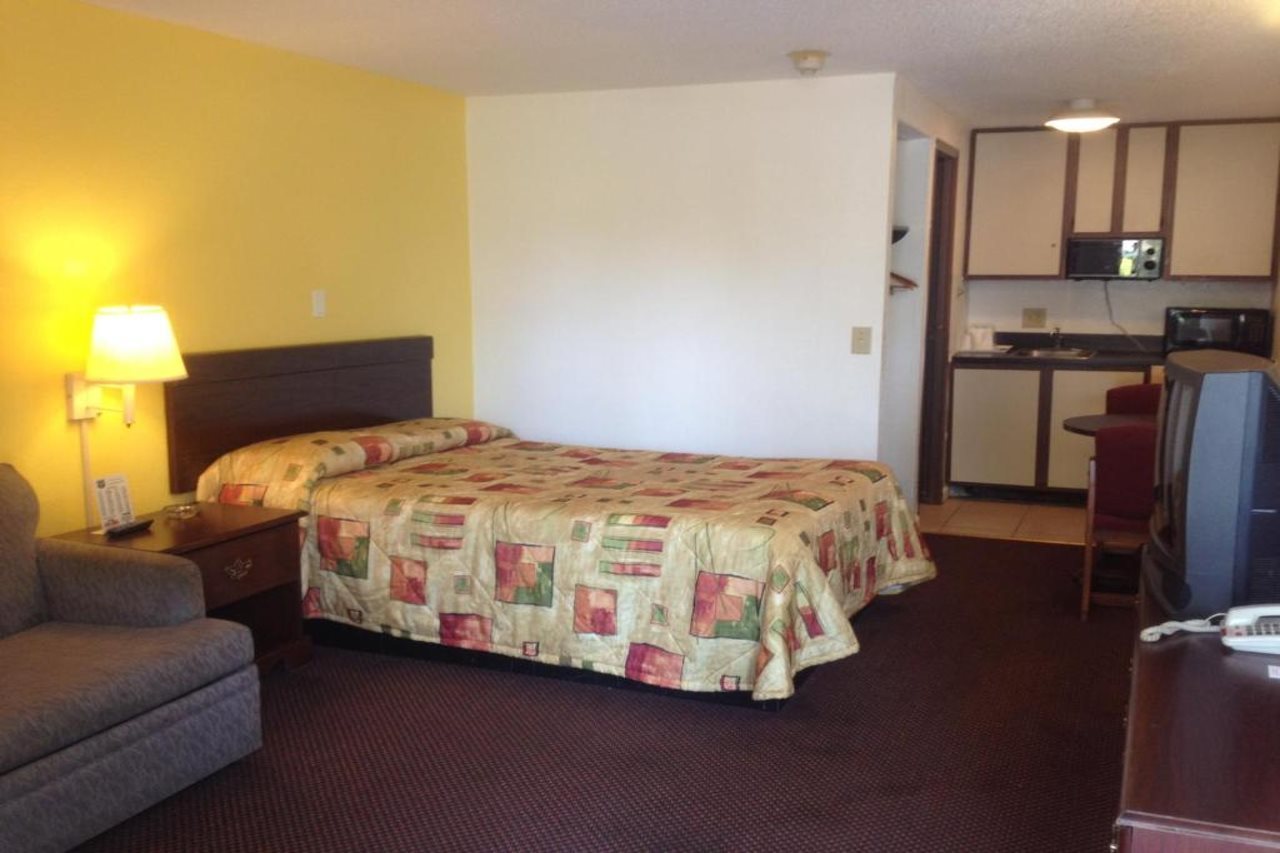 Guest Inn Lebanon - photo 9