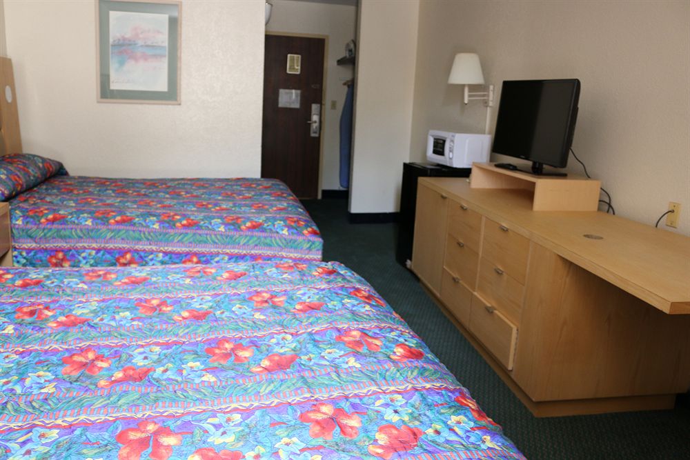 I Drive Grand Resort & Suites - photo 25