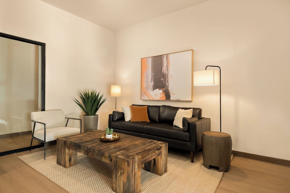 LivAway Suites Missoula - photo 3