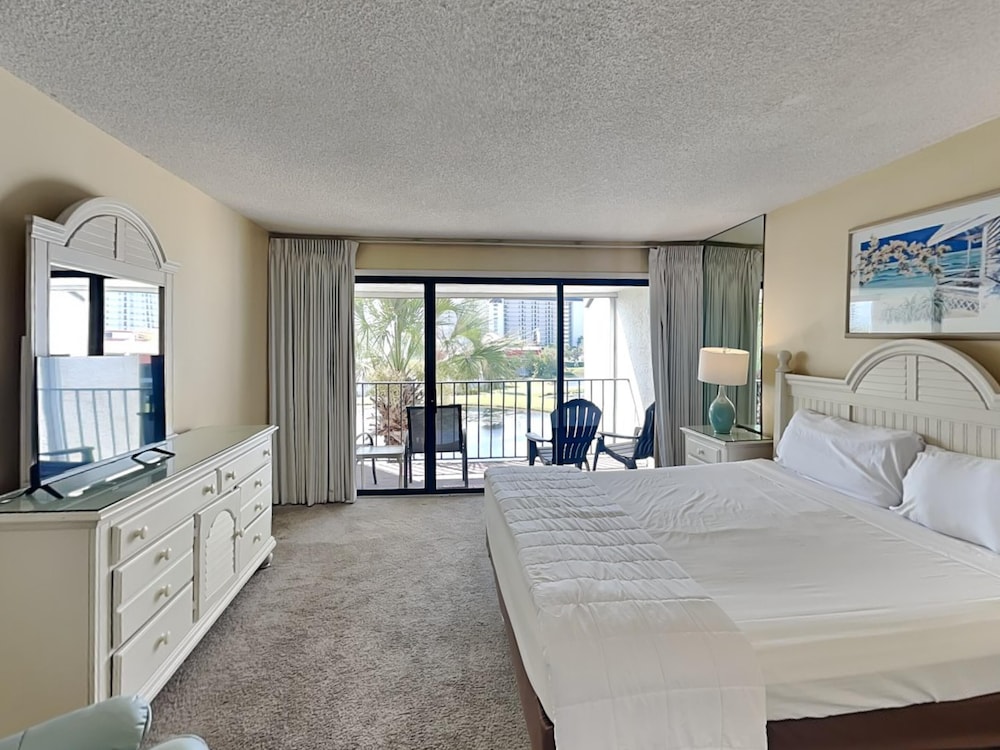 Edgewater Beach & Golf Resort II by Resort Collection - photo 14