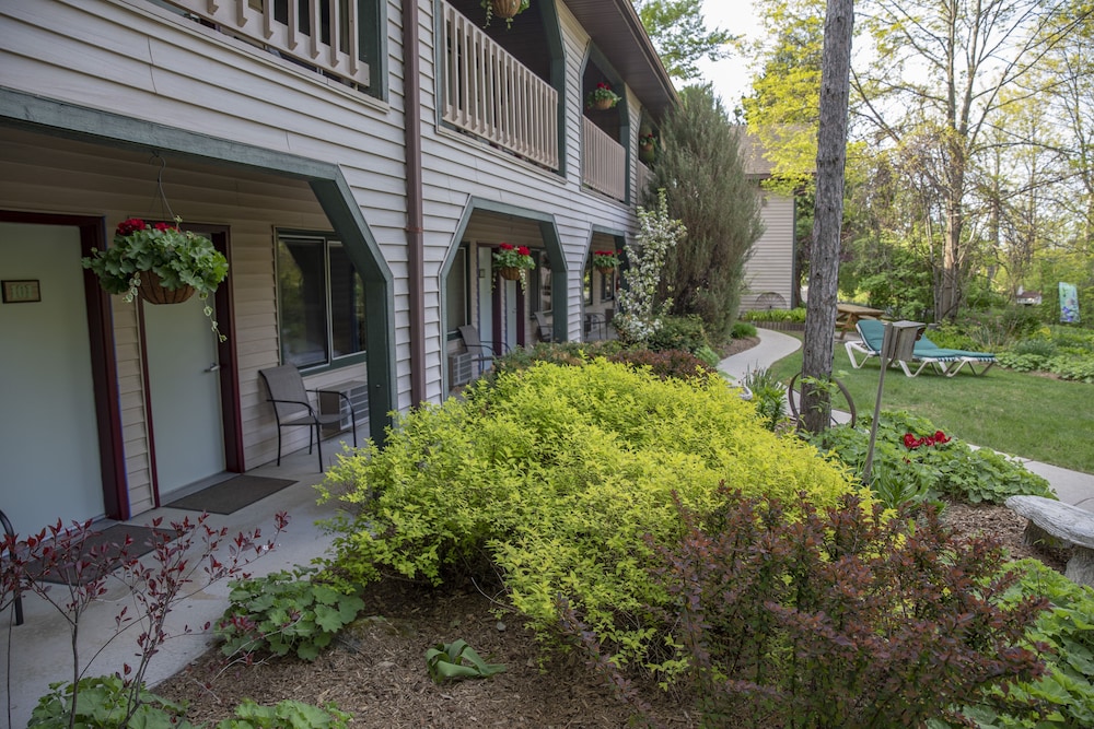 Coachlite Inn - photo 40