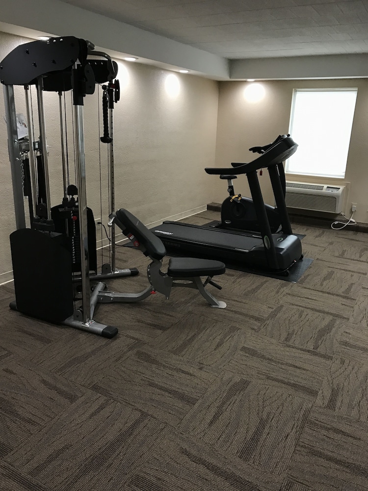 Quality Inn Near Pimlico Racetrack - photo 25