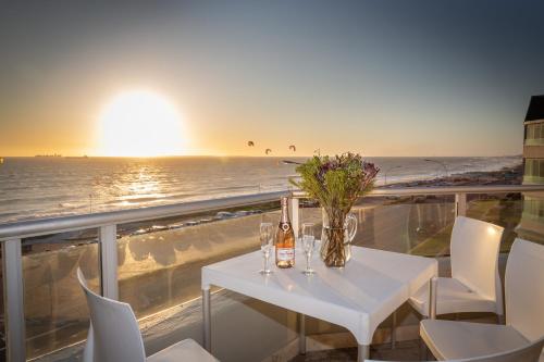 Spacious Luxury 3 Bedroom Apartment B401 Sea Spray
