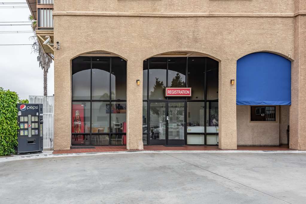 Motel 6 Gardena CA South - photo 2