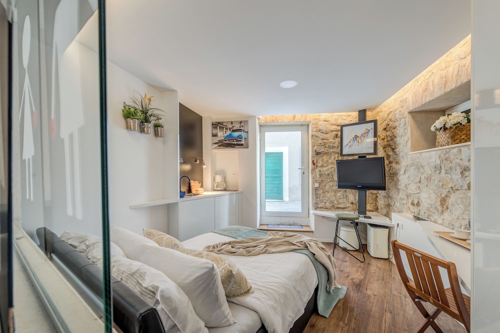 Versi&Note Luxury Rooms - carbon neutral hotel in Split